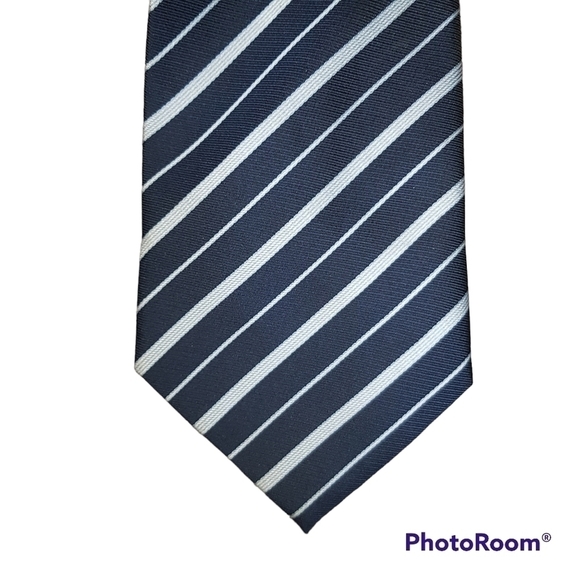 Ermenegildo Zegna Striped Silk Tie - Picture 2 of 6